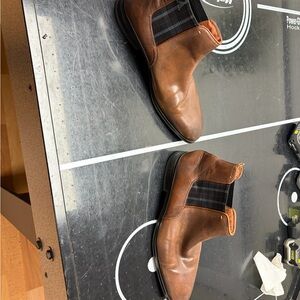 Florsheim Chelsea Boots genuine leather size 8.5M great preowned condition